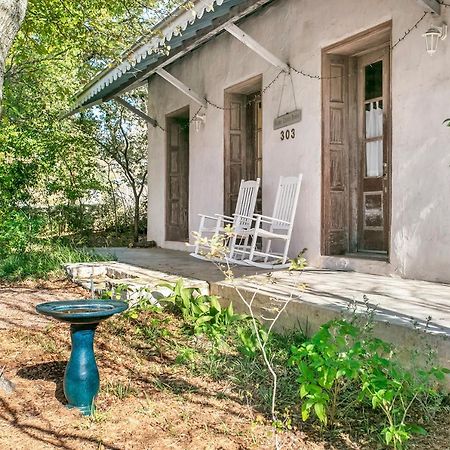 Villa Adams Travis - 1B1Ba, Pet Friendly With Fee, Walk To Main Fredericksburg Exterior foto