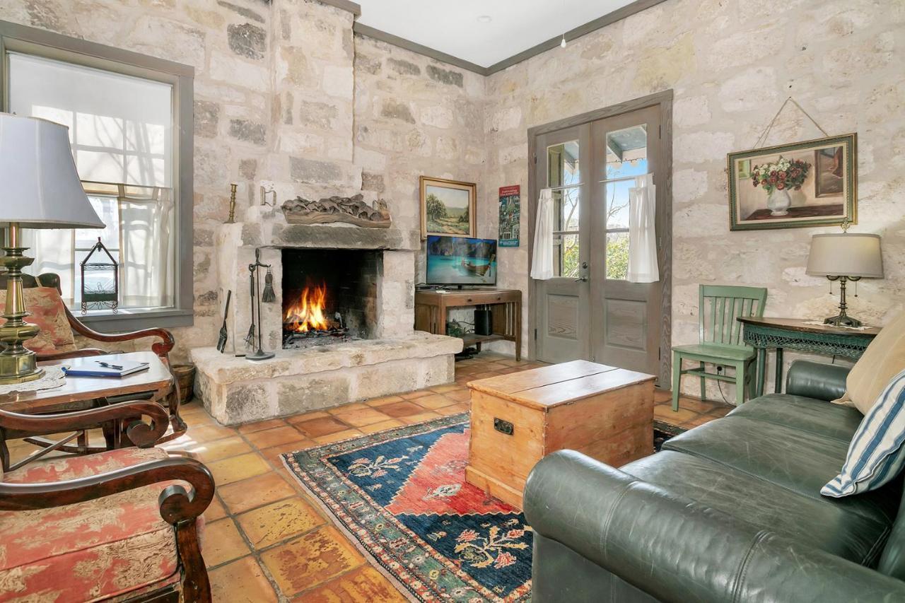 Villa Adams Travis - 1B1Ba, Pet Friendly With Fee, Walk To Main Fredericksburg Exterior foto