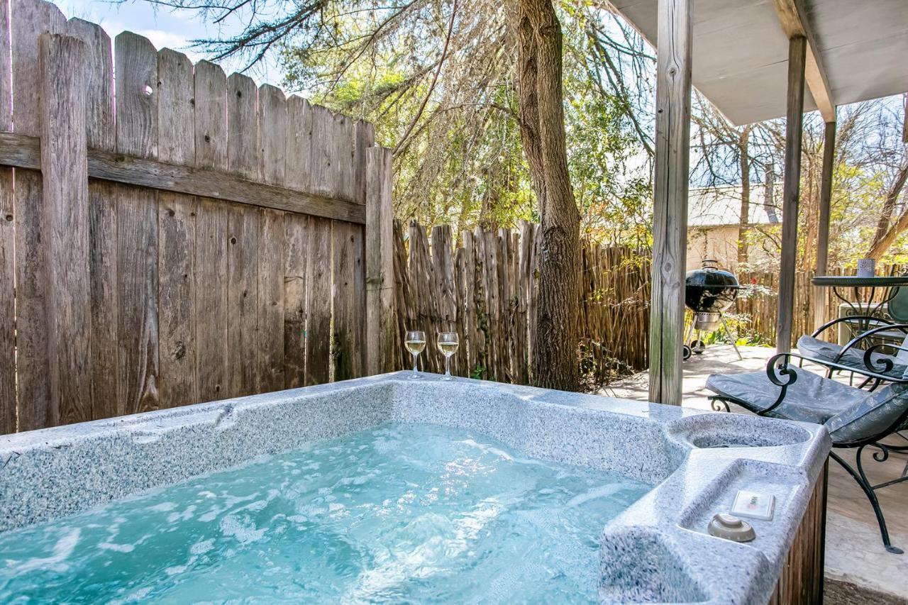 Villa Adams Travis - 1B1Ba, Pet Friendly With Fee, Walk To Main Fredericksburg Exterior foto