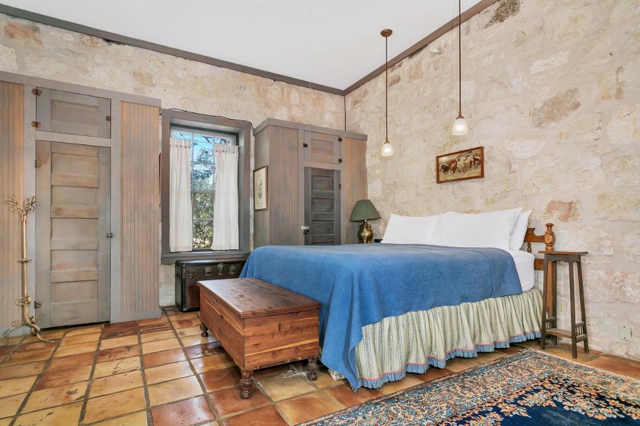 Villa Adams Travis - 1B1Ba, Pet Friendly With Fee, Walk To Main Fredericksburg Exterior foto